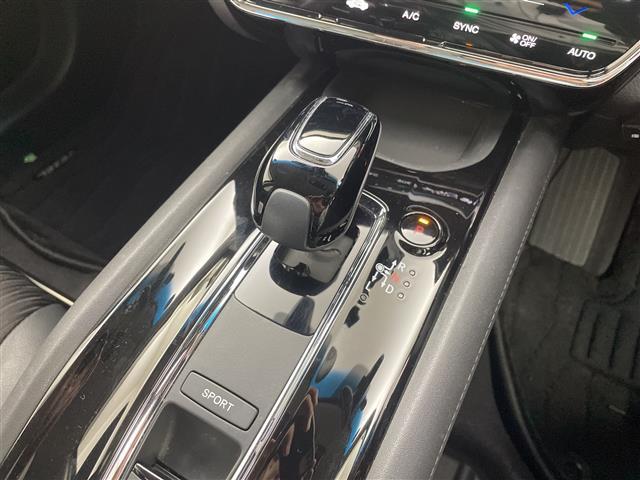ヴェゼル ハイブリッドＸ・ホンダセンシング　純正８型ナビ　バックカメラ　アダプティブクルーズコントロール　レーンキープアシスト　衝突被害軽減ブレーキ　シートヒーター　ＬＥＤヘッドライト　ドライブレコーダー　ＥＴＣ　コーナーセンサー　禁煙車（18枚目）
