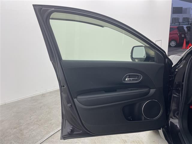 ヴェゼル ハイブリッドＸ・ホンダセンシング　純正８型ナビ　バックカメラ　アダプティブクルーズコントロール　レーンキープアシスト　衝突被害軽減ブレーキ　シートヒーター　ＬＥＤヘッドライト　ドライブレコーダー　ＥＴＣ　コーナーセンサー　禁煙車（40枚目）