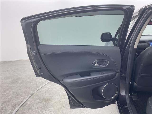 ヴェゼル ハイブリッドＸ・ホンダセンシング　純正８型ナビ　バックカメラ　アダプティブクルーズコントロール　レーンキープアシスト　衝突被害軽減ブレーキ　シートヒーター　ＬＥＤヘッドライト　ドライブレコーダー　ＥＴＣ　コーナーセンサー　禁煙車（41枚目）