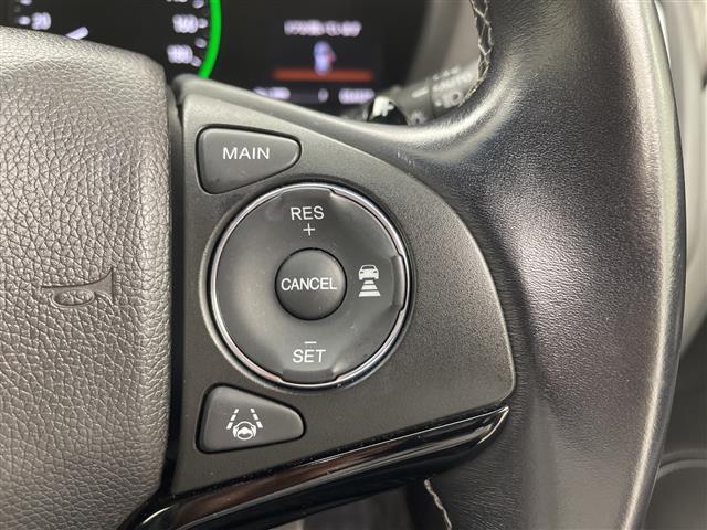 ヴェゼル ハイブリッドＺ・ホンダセンシング　純正８型ナビ　バックカメラ　アダプティブクルーズコントロール　レーンキープアシスト　衝突被害軽減ブレーキ　シートヒーター　ＬＥＤヘッドライト　ドライブレコーダー　ＥＴＣ　純正アルミホイール　禁煙車（8枚目）