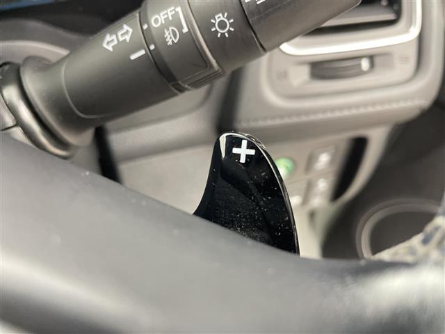 ヴェゼル ハイブリッドＺ・ホンダセンシング　純正８型ナビ　バックカメラ　アダプティブクルーズコントロール　レーンキープアシスト　衝突被害軽減ブレーキ　シートヒーター　ＬＥＤヘッドライト　ドライブレコーダー　ＥＴＣ　純正アルミホイール　禁煙車（12枚目）