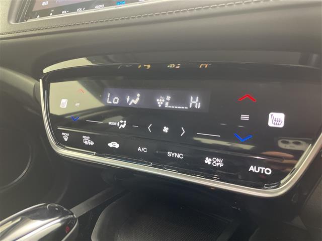 ヴェゼル ハイブリッドＺ・ホンダセンシング　純正８型ナビ　バックカメラ　アダプティブクルーズコントロール　レーンキープアシスト　衝突被害軽減ブレーキ　シートヒーター　ＬＥＤヘッドライト　ドライブレコーダー　ＥＴＣ　純正アルミホイール　禁煙車（19枚目）