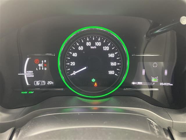 ヴェゼル ハイブリッドＺ・ホンダセンシング　純正８型ナビ　バックカメラ　アダプティブクルーズコントロール　レーンキープアシスト　衝突被害軽減ブレーキ　シートヒーター　ＬＥＤヘッドライト　ドライブレコーダー　ＥＴＣ　純正アルミホイール　禁煙車（24枚目）