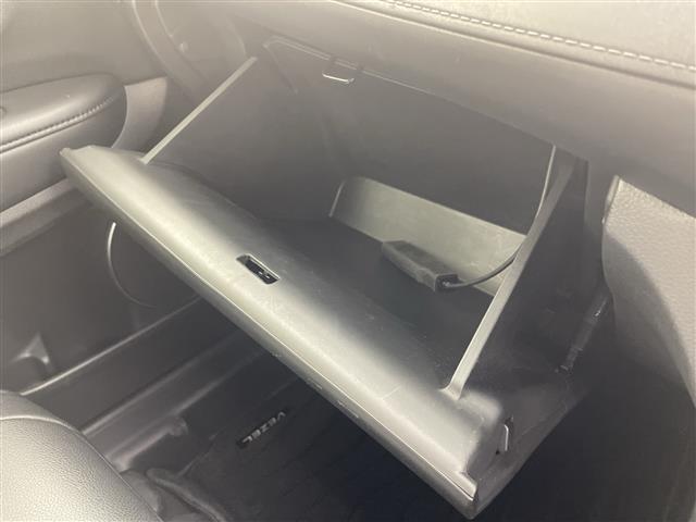 ヴェゼル ハイブリッドＺ・ホンダセンシング　純正８型ナビ　バックカメラ　アダプティブクルーズコントロール　レーンキープアシスト　衝突被害軽減ブレーキ　シートヒーター　ＬＥＤヘッドライト　ドライブレコーダー　ＥＴＣ　純正アルミホイール　禁煙車（28枚目）