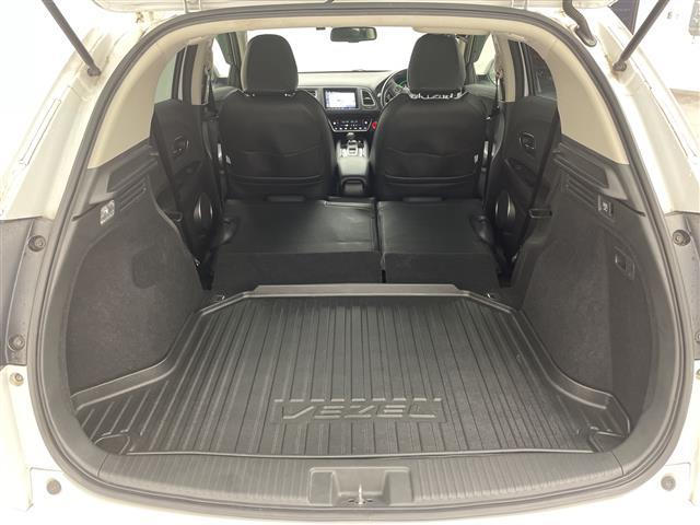 ヴェゼル ハイブリッドＺ・ホンダセンシング　純正８型ナビ　バックカメラ　アダプティブクルーズコントロール　レーンキープアシスト　衝突被害軽減ブレーキ　シートヒーター　ＬＥＤヘッドライト　ドライブレコーダー　ＥＴＣ　純正アルミホイール　禁煙車（41枚目）