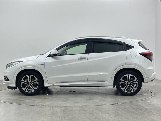 ヴェゼル ハイブリッドＺ・ホンダセンシング　純正８型ナビ　バックカメラ　アダプティブクルーズコントロール　レーンキープアシスト　衝突被害軽減ブレーキ　シートヒーター　ＬＥＤヘッドライト　ドライブレコーダー　ＥＴＣ　純正アルミホイール　禁煙車（49枚目）