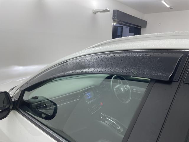 ヴェゼル ハイブリッドＺ・ホンダセンシング　純正８型ナビ　バックカメラ　アダプティブクルーズコントロール　レーンキープアシスト　衝突被害軽減ブレーキ　シートヒーター　ＬＥＤヘッドライト　ドライブレコーダー　ＥＴＣ　純正アルミホイール　禁煙車（60枚目）