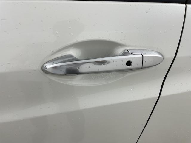 ヴェゼル ハイブリッドＺ・ホンダセンシング　純正８型ナビ　バックカメラ　アダプティブクルーズコントロール　レーンキープアシスト　衝突被害軽減ブレーキ　シートヒーター　ＬＥＤヘッドライト　ドライブレコーダー　ＥＴＣ　純正アルミホイール　禁煙車（62枚目）