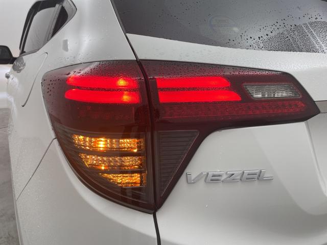 ヴェゼル ハイブリッドＺ・ホンダセンシング　純正８型ナビ　バックカメラ　アダプティブクルーズコントロール　レーンキープアシスト　衝突被害軽減ブレーキ　シートヒーター　ＬＥＤヘッドライト　ドライブレコーダー　ＥＴＣ　純正アルミホイール　禁煙車（76枚目）