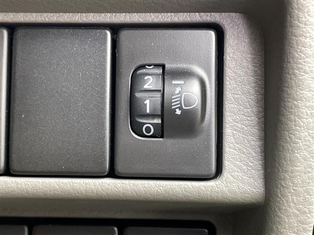 エブリイ ジョインターボ　ナビ　ワンセグＴＶ　バックカメラ　衝突被害軽減ブレーキ　レーンアシスト　横滑り防止装置　コーナーセンサー　社外アルミホイール　ルーフキャリア　ＥＴＣ　キーレスエントリー　電動格納ミラー　禁煙車（11枚目）