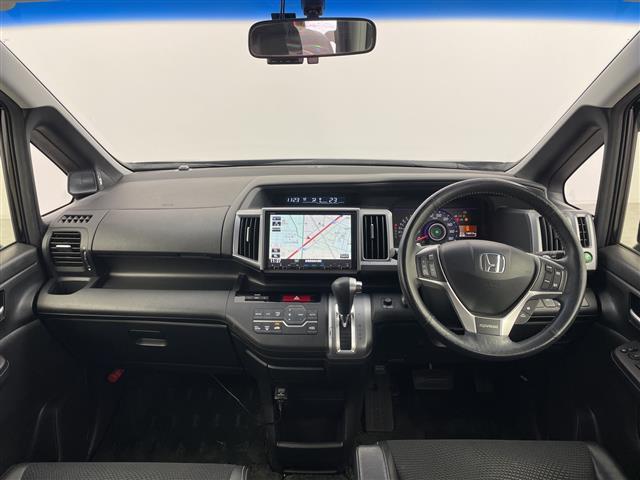 ステップワゴンスパーダ Ｚ　クールスピリット　純正９型ナビ　純正９型後席モニター　フルセグＴＶ　バックカメラ　両側電動スライドドア　クルーズコントロール　アイドリングストップ　パドルシフト　ＨＩＤ　前後ドラレコ　ＥＴＣ　スマートキー　禁煙車（2枚目）