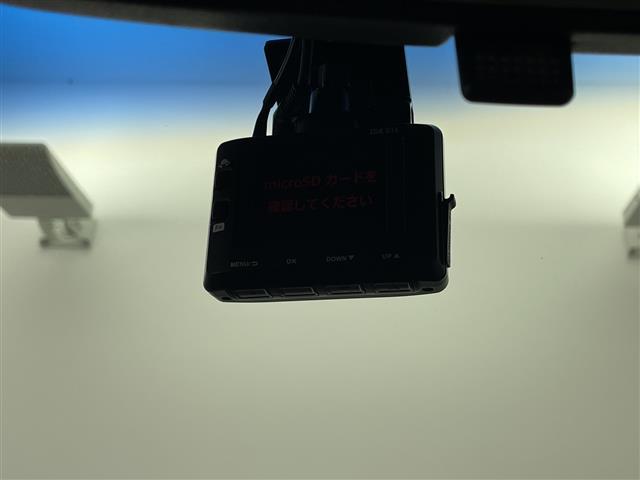 ステップワゴンスパーダ Ｚ　クールスピリット　純正９型ナビ　純正９型後席モニター　フルセグＴＶ　バックカメラ　両側電動スライドドア　クルーズコントロール　アイドリングストップ　パドルシフト　ＨＩＤ　前後ドラレコ　ＥＴＣ　スマートキー　禁煙車（9枚目）