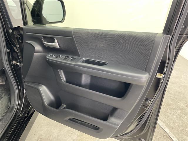 ステップワゴンスパーダ Ｚ　クールスピリット　純正９型ナビ　純正９型後席モニター　フルセグＴＶ　バックカメラ　両側電動スライドドア　クルーズコントロール　アイドリングストップ　パドルシフト　ＨＩＤ　前後ドラレコ　ＥＴＣ　スマートキー　禁煙車（41枚目）