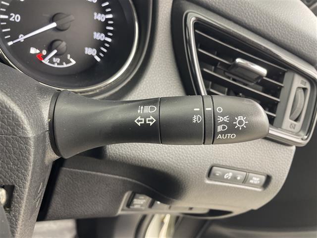 エクストレイル ２０Ｘ　純正９型ナビ　純正１１型後席モニター　全周囲カメラ　アダプティブクルーズコントロール　ブラインドスポットモニター　電動リアドア　衝突被害軽減ブレーキ　インテリジェントルームミラー　ＥＴＣ　禁煙車（22枚目）