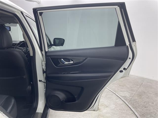 エクストレイル ２０Ｘ　純正９型ナビ　純正１１型後席モニター　全周囲カメラ　アダプティブクルーズコントロール　ブラインドスポットモニター　電動リアドア　衝突被害軽減ブレーキ　インテリジェントルームミラー　ＥＴＣ　禁煙車（39枚目）