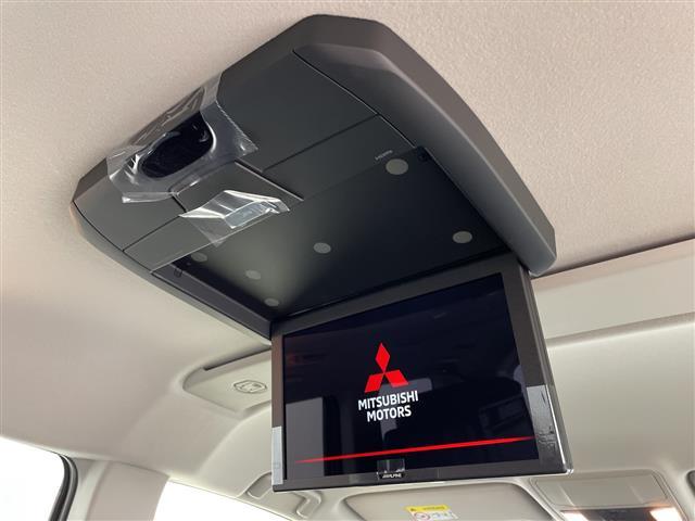 デリカＤ：５ シャモニー　１１型ナビ　１２．８型フリップダウンモニター　ハンドルヒーター　パドルシフト　フルセグ　純正アルミホイール　オートライト　オートマチックハイビーム　ステアリングスイッチ　革巻きステアリング　禁煙車（2枚目）