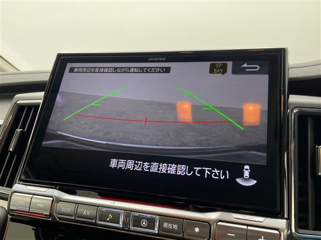 デリカＤ：５ シャモニー　１１型ナビ　１２．８型フリップダウンモニター　ハンドルヒーター　パドルシフト　フルセグ　純正アルミホイール　オートライト　オートマチックハイビーム　ステアリングスイッチ　革巻きステアリング　禁煙車（4枚目）