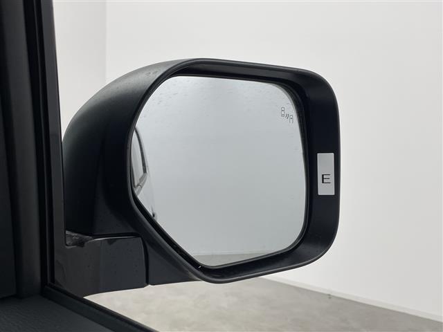 デリカＤ：５ シャモニー　１１型ナビ　１２．８型フリップダウンモニター　ハンドルヒーター　パドルシフト　フルセグ　純正アルミホイール　オートライト　オートマチックハイビーム　ステアリングスイッチ　革巻きステアリング　禁煙車（11枚目）
