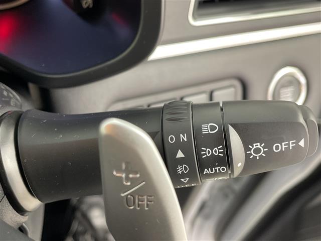 デリカＤ：５ シャモニー　１１型ナビ　１２．８型フリップダウンモニター　ハンドルヒーター　パドルシフト　フルセグ　純正アルミホイール　オートライト　オートマチックハイビーム　ステアリングスイッチ　革巻きステアリング　禁煙車（23枚目）