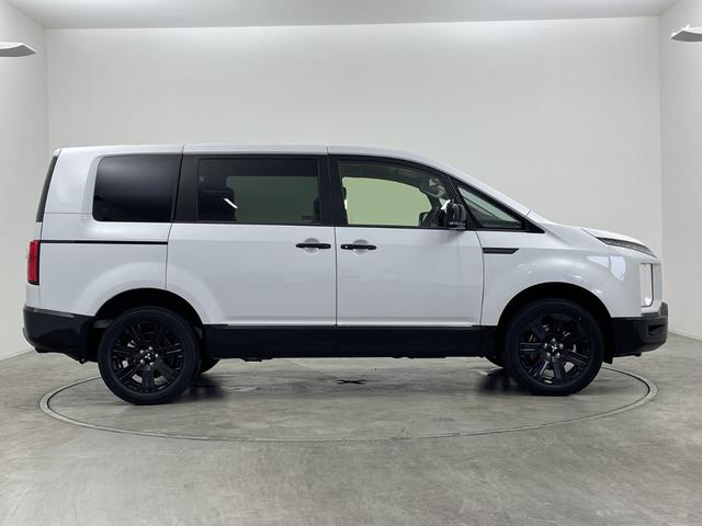 デリカＤ：５ シャモニー　１１型ナビ　１２．８型フリップダウンモニター　ハンドルヒーター　パドルシフト　フルセグ　純正アルミホイール　オートライト　オートマチックハイビーム　ステアリングスイッチ　革巻きステアリング　禁煙車（45枚目）