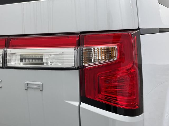 デリカＤ：５ シャモニー　１１型ナビ　１２．８型フリップダウンモニター　ハンドルヒーター　パドルシフト　フルセグ　純正アルミホイール　オートライト　オートマチックハイビーム　ステアリングスイッチ　革巻きステアリング　禁煙車（72枚目）