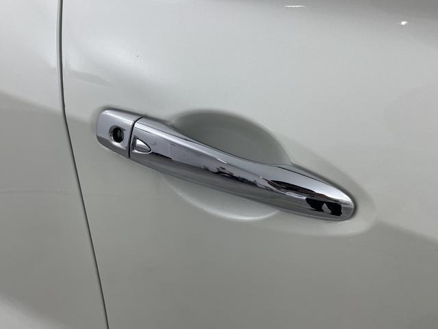 キックス Ｘ　ツートーンインテリアエディション　純正９型ナビ　フルセグＴＶ　全周囲カメラ　デジタルインナーミラー　シートヒーター　ハンドルヒーター　衝突被害軽減ブレーキ　アダプティブクルーズコントール　車高調　ＥＴＣ　前方ドラレコ　ＬＥＤ　禁煙車（54枚目）