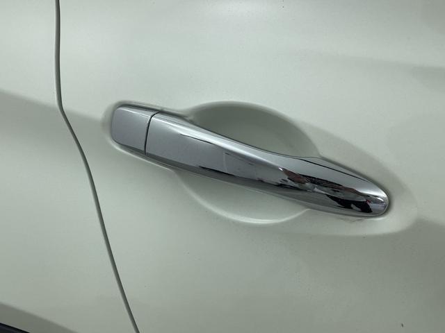 キックス Ｘ　ツートーンインテリアエディション　純正９型ナビ　フルセグＴＶ　全周囲カメラ　デジタルインナーミラー　シートヒーター　ハンドルヒーター　衝突被害軽減ブレーキ　アダプティブクルーズコントール　車高調　ＥＴＣ　前方ドラレコ　ＬＥＤ　禁煙車（55枚目）