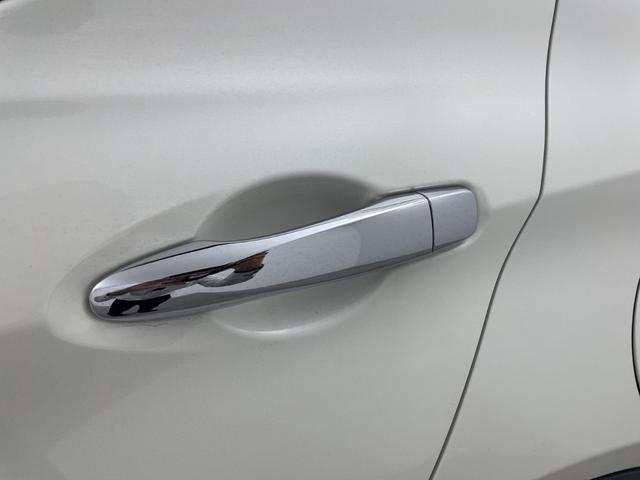 キックス Ｘ　ツートーンインテリアエディション　純正９型ナビ　フルセグＴＶ　全周囲カメラ　デジタルインナーミラー　シートヒーター　ハンドルヒーター　衝突被害軽減ブレーキ　アダプティブクルーズコントール　車高調　ＥＴＣ　前方ドラレコ　ＬＥＤ　禁煙車（60枚目）