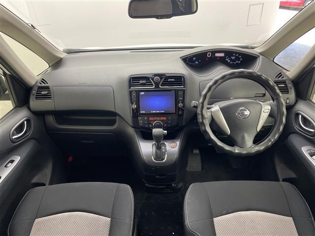 セレナ ライダーブラックラインS-HVアドバンスドセーフティ 純正後席モニター 純正8型ナビ フルセグTV 全周囲カメラ クルーズコントロール 衝突被害軽減システム レーンアシスト 両側電動スライドドア オートライト LEDヘットライト スマートキー 禁煙車(2枚目)