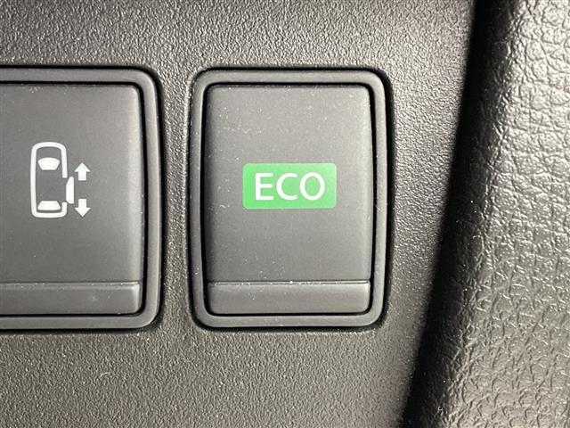 セレナ ライダーブラックラインS-HVアドバンスドセーフティ 純正後席モニター 純正8型ナビ フルセグTV 全周囲カメラ クルーズコントロール 衝突被害軽減システム レーンアシスト 両側電動スライドドア オートライト LEDヘットライト スマートキー 禁煙車(6枚目)