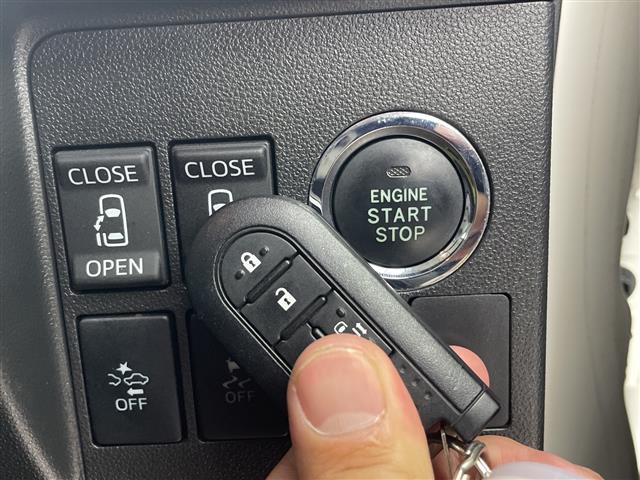 タント カスタムＲＳ　トップエディションＳＡＩＩ　純正８型ナビ　バックカメラ　両側電動スライドドア　衝突被害軽減ブレーキ　ハーフレザーシート　ＥＴＣ　革巻きステアリング　ステアリングスイッチ　横滑り防止装置　ＬＥＤヘッドライト　スマートキー　禁煙車（8枚目）