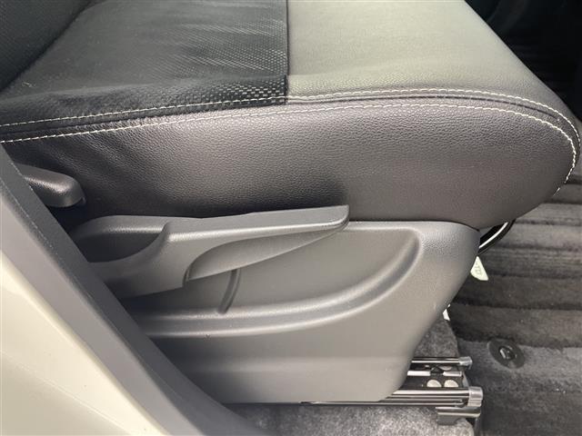 タント カスタムＲＳ　トップエディションＳＡＩＩ　純正８型ナビ　バックカメラ　両側電動スライドドア　衝突被害軽減ブレーキ　ハーフレザーシート　ＥＴＣ　革巻きステアリング　ステアリングスイッチ　横滑り防止装置　ＬＥＤヘッドライト　スマートキー　禁煙車（15枚目）