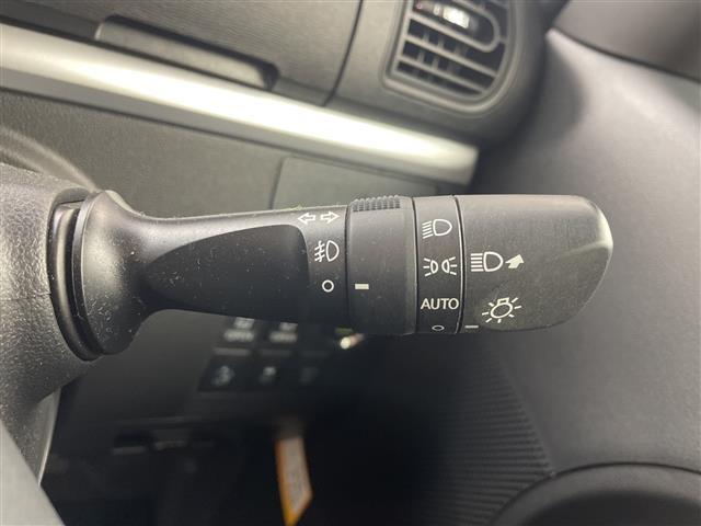 タント カスタムＲＳ　トップエディションＳＡＩＩ　純正８型ナビ　バックカメラ　両側電動スライドドア　衝突被害軽減ブレーキ　ハーフレザーシート　ＥＴＣ　革巻きステアリング　ステアリングスイッチ　横滑り防止装置　ＬＥＤヘッドライト　スマートキー　禁煙車（22枚目）