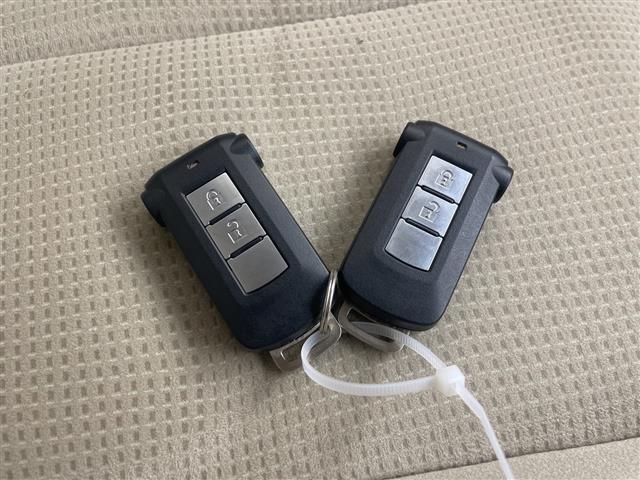 デリカD:5 ローデスト D パワーパッケージ ナビ 両側電動スライドドア バックカメラ 4WD 前席シートヒーター ターボ車 ビルトインETC スマートキー フルセグTV オートライト LEDヘッドライト MTモード付AT コーナーセンサー 禁煙(11枚目)