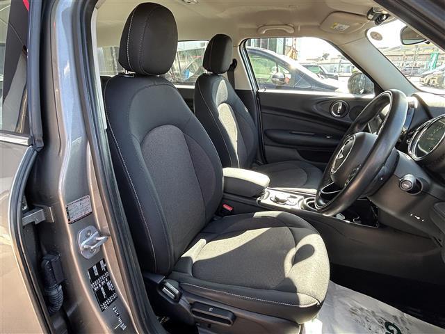 ＭＩＮＩ ワン　クラブマン　８．８インチメーカーＯＰナビ　追従有クルコン　Ｂｌｕｅｔｏｏｔｈ接続　純正ＡＷ　ＥＴＣ　ＵＳＢ入力端子　オートマチックハイビーム　ヘッドライトレベライザ　サマータイヤ４本　ステアリングスイッチ（10枚目）