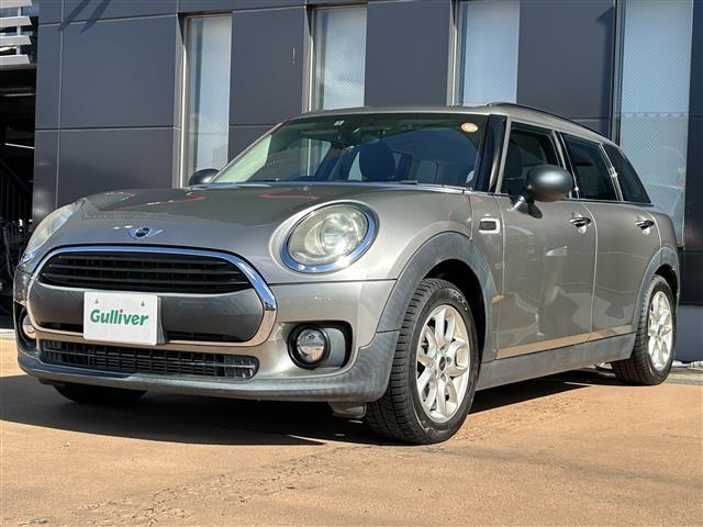 ＭＩＮＩ ワン　クラブマン　８．８インチメーカーＯＰナビ　追従有クルコン　Ｂｌｕｅｔｏｏｔｈ接続　純正ＡＷ　ＥＴＣ　ＵＳＢ入力端子　オートマチックハイビーム　ヘッドライトレベライザ　サマータイヤ４本　ステアリングスイッチ（12枚目）