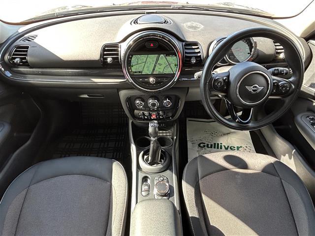 ＭＩＮＩ ワン　クラブマン　８．８インチメーカーＯＰナビ　追従有クルコン　Ｂｌｕｅｔｏｏｔｈ接続　純正ＡＷ　ＥＴＣ　ＵＳＢ入力端子　オートマチックハイビーム　ヘッドライトレベライザ　サマータイヤ４本　ステアリングスイッチ（18枚目）