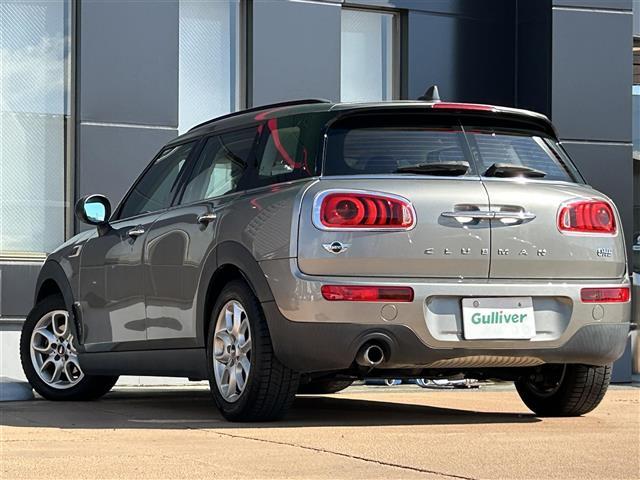 ＭＩＮＩ ワン　クラブマン　８．８インチメーカーＯＰナビ　追従有クルコン　Ｂｌｕｅｔｏｏｔｈ接続　純正ＡＷ　ＥＴＣ　ＵＳＢ入力端子　オートマチックハイビーム　ヘッドライトレベライザ　サマータイヤ４本　ステアリングスイッチ（19枚目）