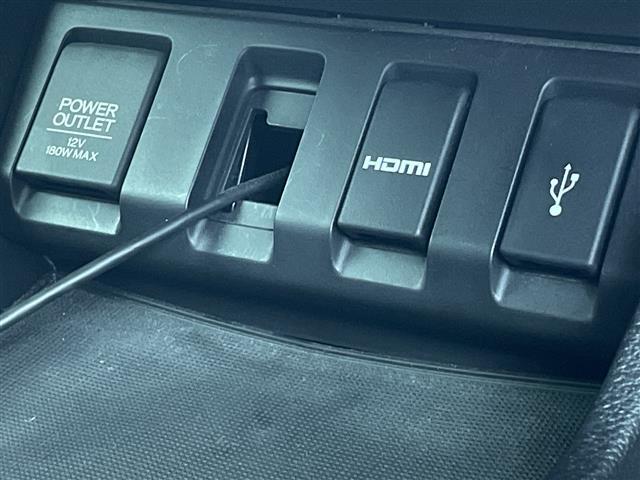 ヴェゼル ハイブリッドＺ　純正ナビ　フルセグＴＶ　バックカメラ　シートヒーター　ハーフレザーシート　パドルシフト　電動パーキングブレーキ　クルーズコントロール　衝突被害軽減ブレーキ　ＬＥＤライト　スマートキー　禁煙車（12枚目）