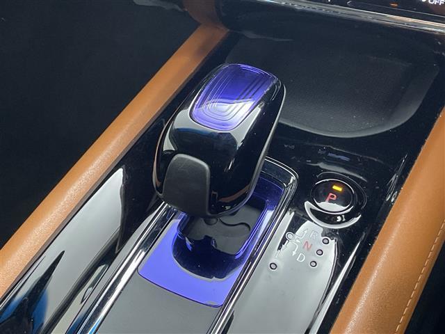 ヴェゼル ハイブリッドＺ　純正ナビ　フルセグＴＶ　バックカメラ　シートヒーター　ハーフレザーシート　パドルシフト　電動パーキングブレーキ　クルーズコントロール　衝突被害軽減ブレーキ　ＬＥＤライト　スマートキー　禁煙車（18枚目）