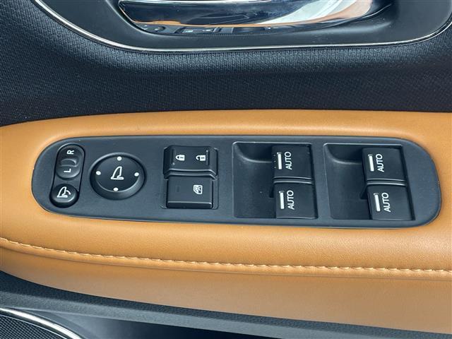 ヴェゼル ハイブリッドＺ　純正ナビ　フルセグＴＶ　バックカメラ　シートヒーター　ハーフレザーシート　パドルシフト　電動パーキングブレーキ　クルーズコントロール　衝突被害軽減ブレーキ　ＬＥＤライト　スマートキー　禁煙車（26枚目）