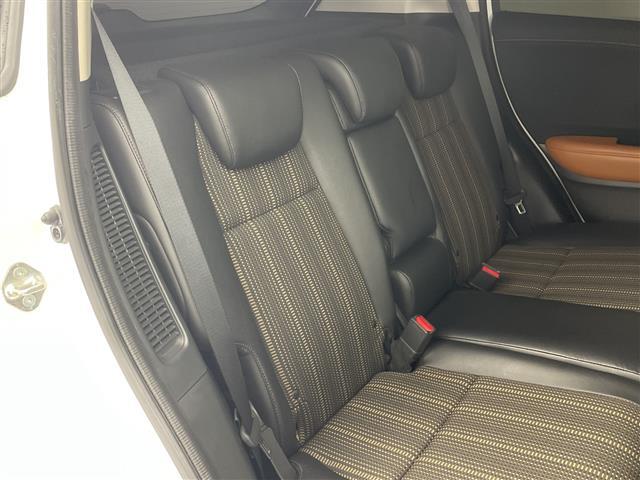 ヴェゼル ハイブリッドＺ　純正ナビ　フルセグＴＶ　バックカメラ　シートヒーター　ハーフレザーシート　パドルシフト　電動パーキングブレーキ　クルーズコントロール　衝突被害軽減ブレーキ　ＬＥＤライト　スマートキー　禁煙車（31枚目）