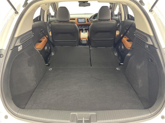 ヴェゼル ハイブリッドＺ　純正ナビ　フルセグＴＶ　バックカメラ　シートヒーター　ハーフレザーシート　パドルシフト　電動パーキングブレーキ　クルーズコントロール　衝突被害軽減ブレーキ　ＬＥＤライト　スマートキー　禁煙車（33枚目）