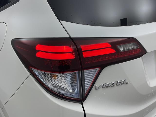 ヴェゼル ハイブリッドＺ　純正ナビ　フルセグＴＶ　バックカメラ　シートヒーター　ハーフレザーシート　パドルシフト　電動パーキングブレーキ　クルーズコントロール　衝突被害軽減ブレーキ　ＬＥＤライト　スマートキー　禁煙車（77枚目）