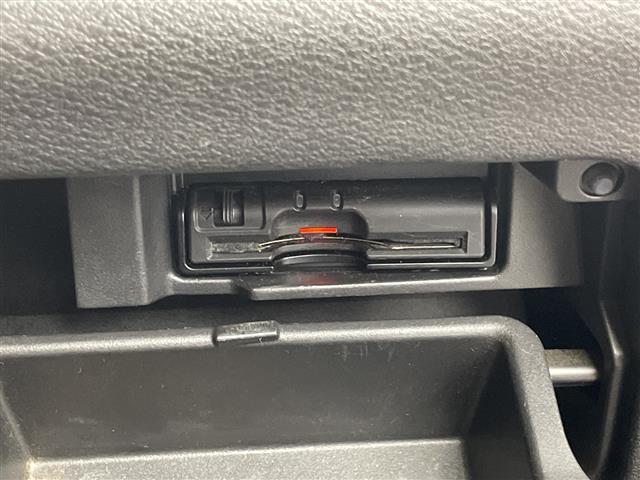 セレナ ハイウェイスターG 雹害 純正9型ナビ 純正10型後席モニター 全周囲カメラ 衝突被害軽減ブレーキ 両側電動スライドドア クルーズコントロール パーキングアシスト アイドリングストップ スマートキー LED ETC 禁煙(10枚目)