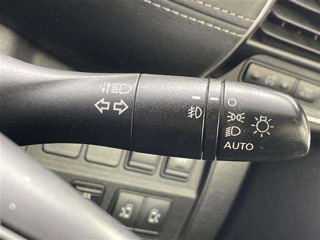 セレナ ハイウェイスターG 雹害 純正9型ナビ 純正10型後席モニター 全周囲カメラ 衝突被害軽減ブレーキ 両側電動スライドドア クルーズコントロール パーキングアシスト アイドリングストップ スマートキー LED ETC 禁煙(12枚目)