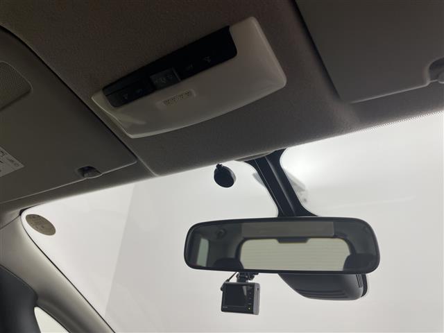 セレナ ハイウェイスターG 雹害 純正9型ナビ 純正10型後席モニター 全周囲カメラ 衝突被害軽減ブレーキ 両側電動スライドドア クルーズコントロール パーキングアシスト アイドリングストップ スマートキー LED ETC 禁煙(16枚目)