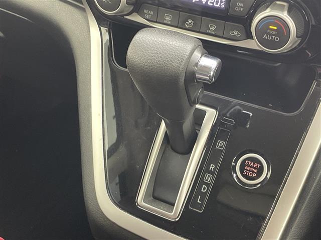 セレナ ハイウェイスターG 雹害 純正9型ナビ 純正10型後席モニター 全周囲カメラ 衝突被害軽減ブレーキ 両側電動スライドドア クルーズコントロール パーキングアシスト アイドリングストップ スマートキー LED ETC 禁煙(19枚目)