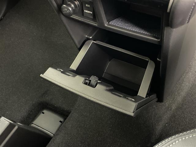 デリカD:5 ブラックエディション 登録済未使用車 純正ALPINE11型ナビ 純正ALPINE12.8型後席モニター 全周囲カメラ フルセグTV 衝突被害軽減ブレーキ レーンアシスト ブラインドスポットモニター LED スマートキー(24枚目)