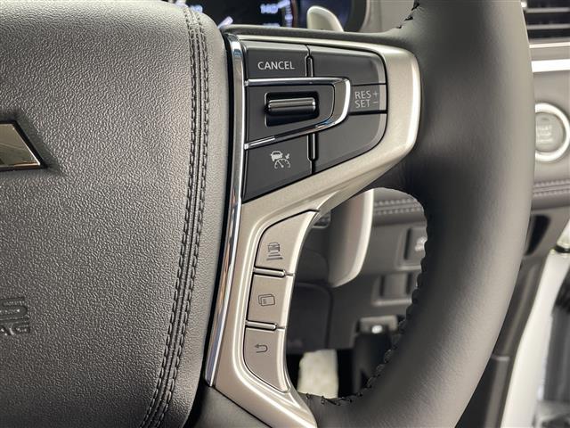 デリカD:5 ブラックエディション 登録済未使用車 純正ALPINE11型ナビ 純正ALIPINE12.8型後席モニター 全周囲カメラ 衝突被害軽減ブレーキ ブラインドスポットモニター 両側電動スライドドア シートヒーター 禁煙車(15枚目)